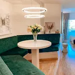 Apartment Cosy Flat With Sea View, Pool And Terrace In Altamira-complex In - Playa Del Duque
