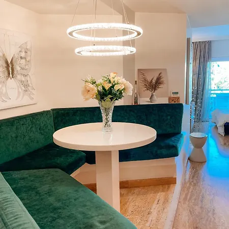 Apartment Cosy Flat With Sea View, Pool And Terrace In Altamira-complex In - Playa Del Duque